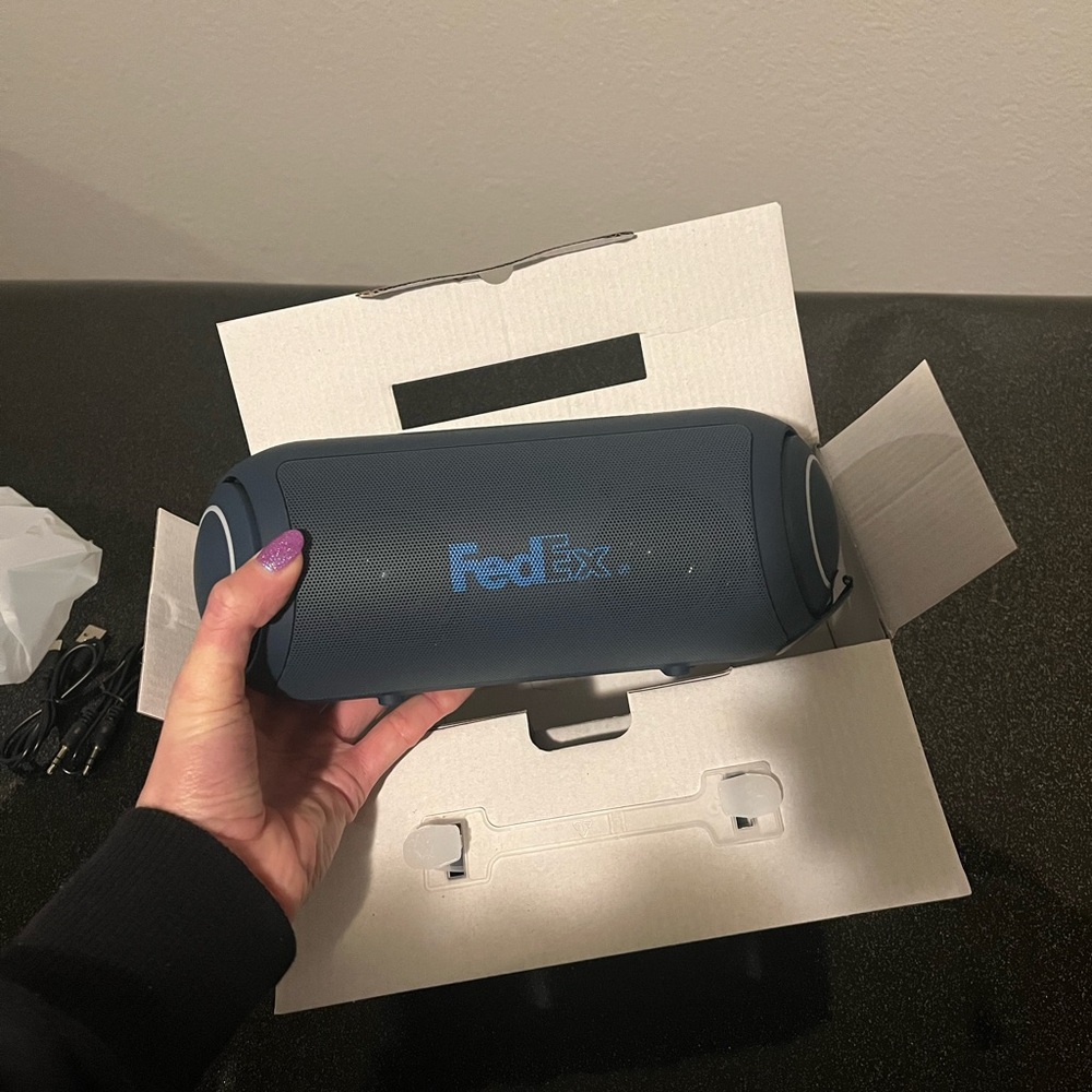 Wireless Bluetooth Speaker - Picture 6 of 6
